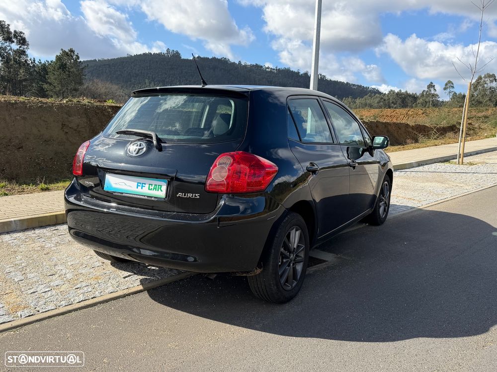 Toyota Auris 1.4 D-4D Luna - 2