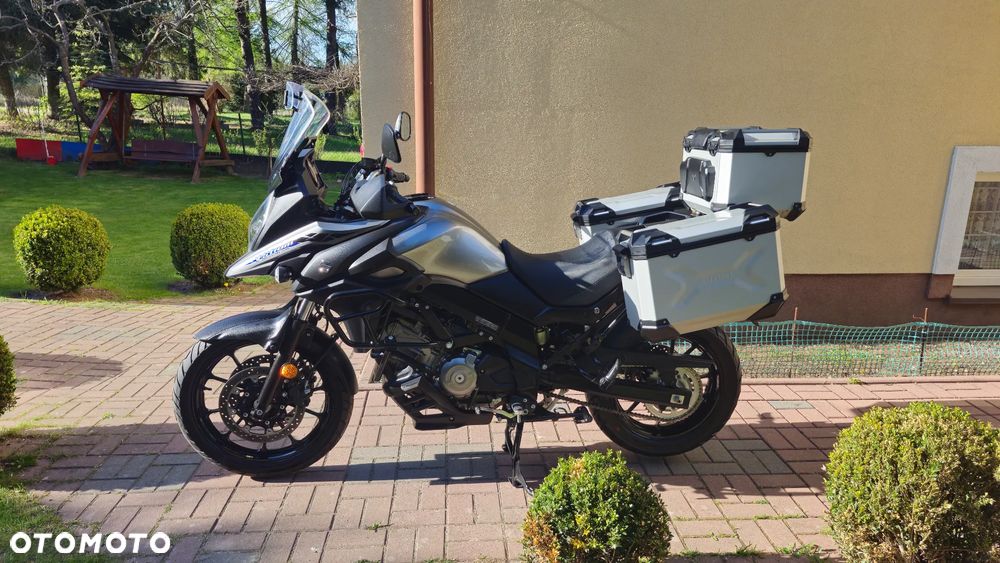 Suzuki V-STROM - 10