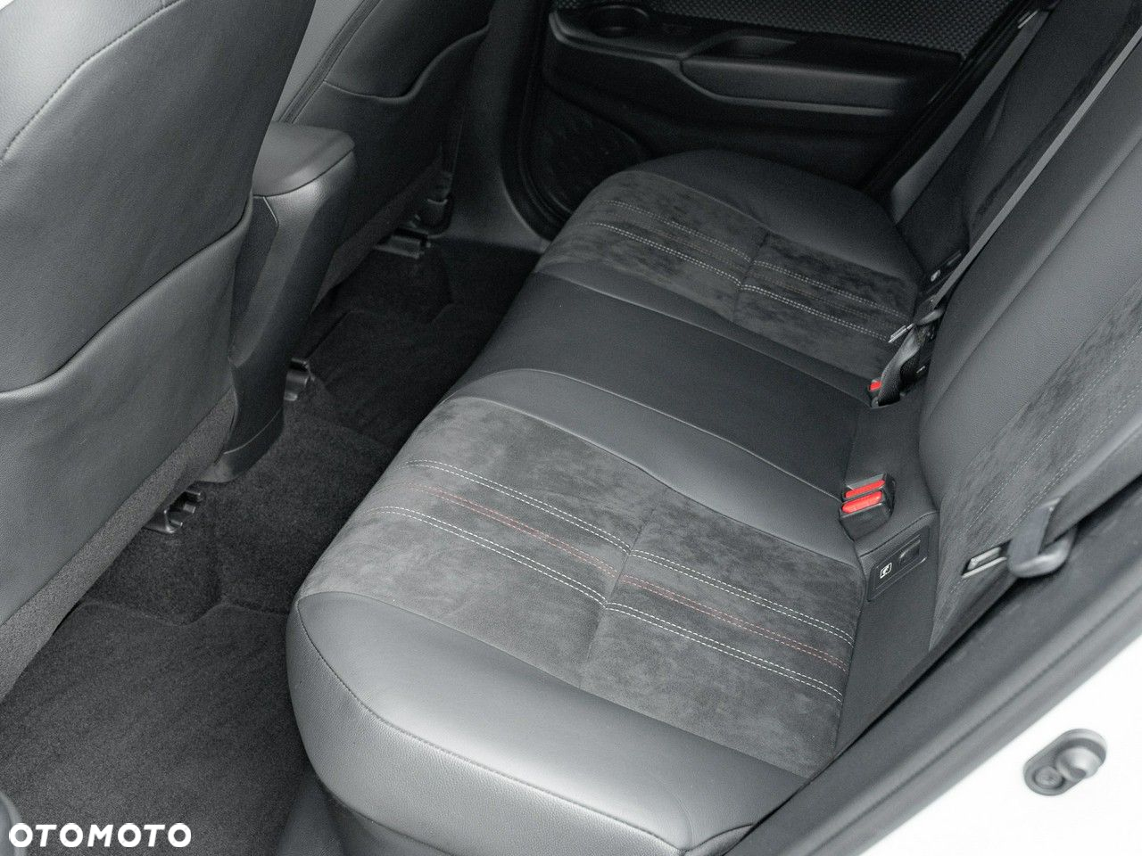 Toyota C-HR 2.0 Hybrid GR Sport - 27