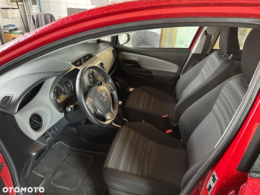 Toyota Yaris 1.33 Premium - 5