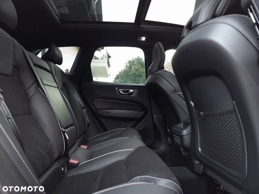 Volvo XC 60 D5 AWD R-Design - 26