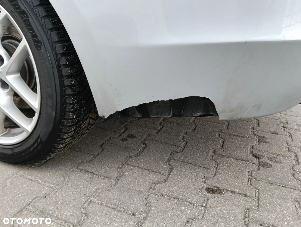 BMW Seria 3 318d DPF Edition Sport - 22