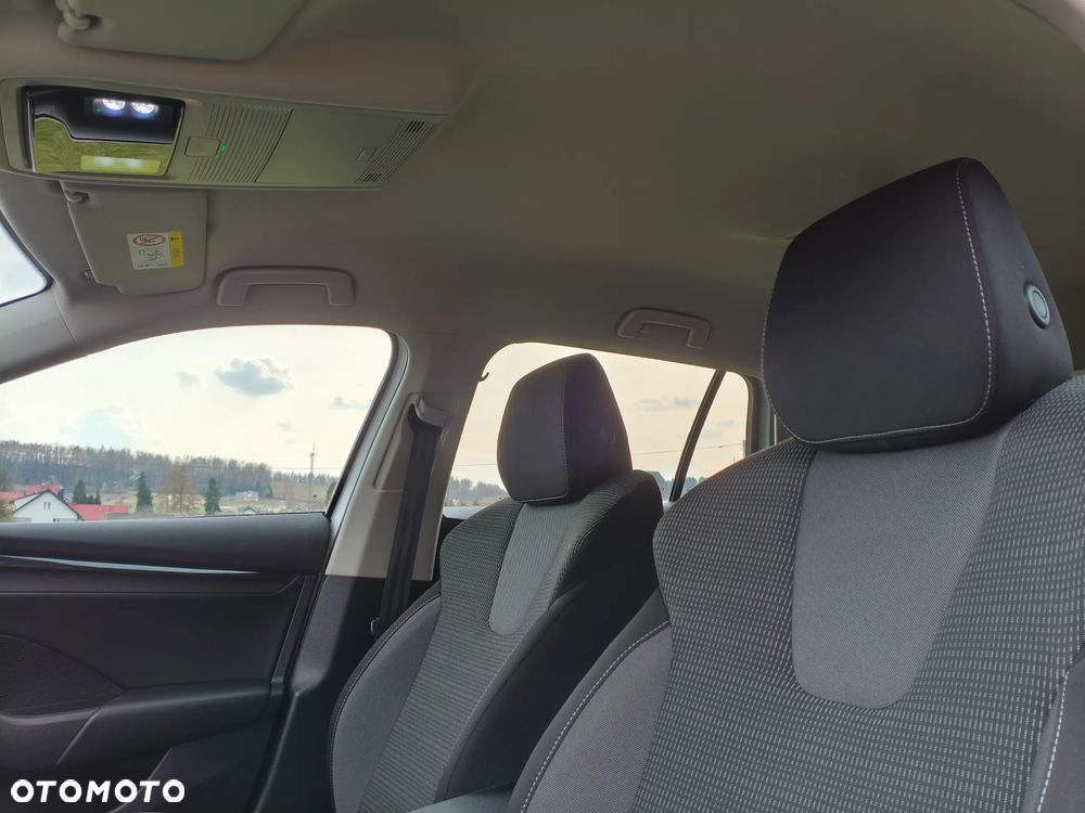 Skoda Octavia 2.0 TDI DSG Style - 19