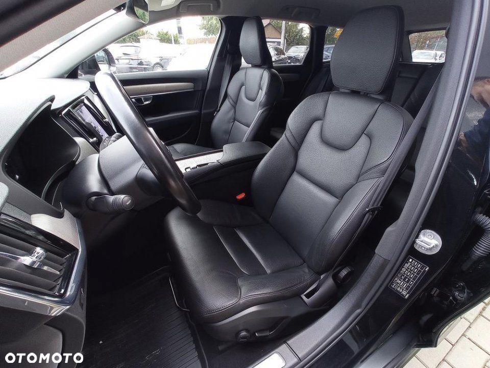 Volvo V90 Cross Country - 12