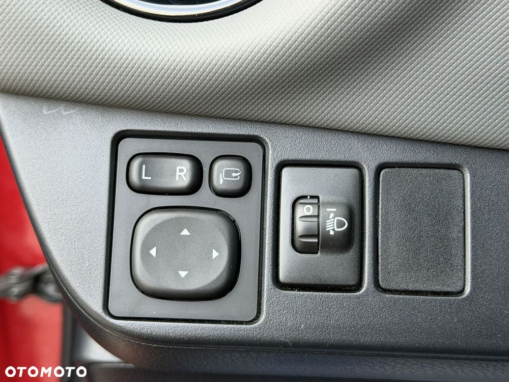 Toyota Yaris 1.33 VVT-i Executive - 16