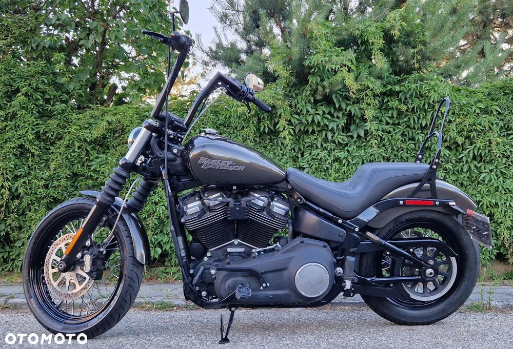 Harley-Davidson Dyna Street Bob - 18
