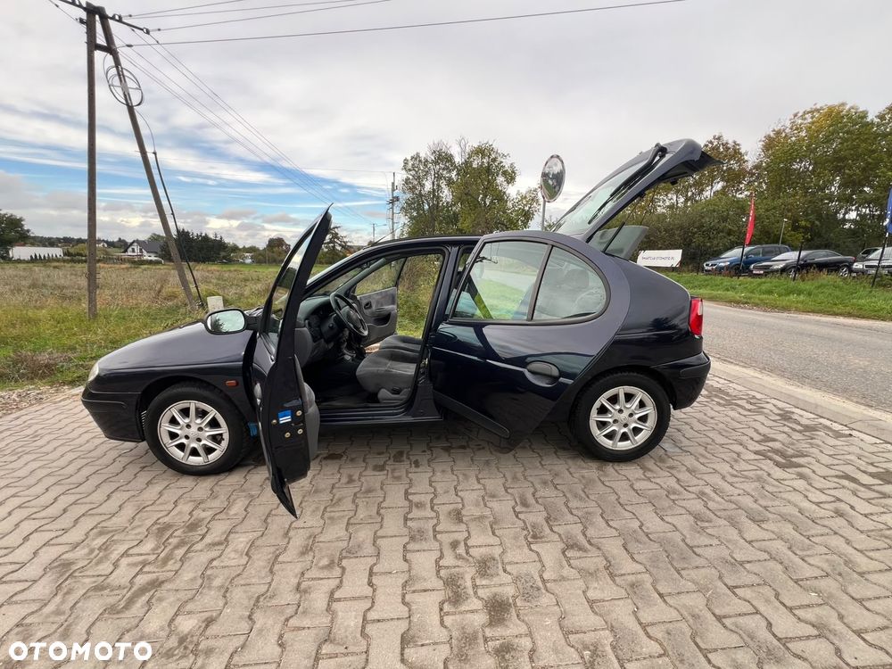 Renault Megane 2000 photo 3