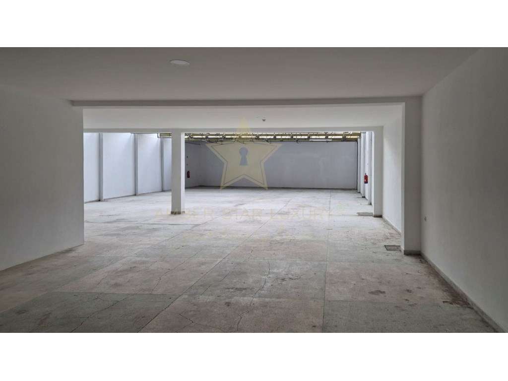 Loja Open Space de 382 m² em Zona Central do Porto - Ideal para Com... - Grande imagem: 4/9