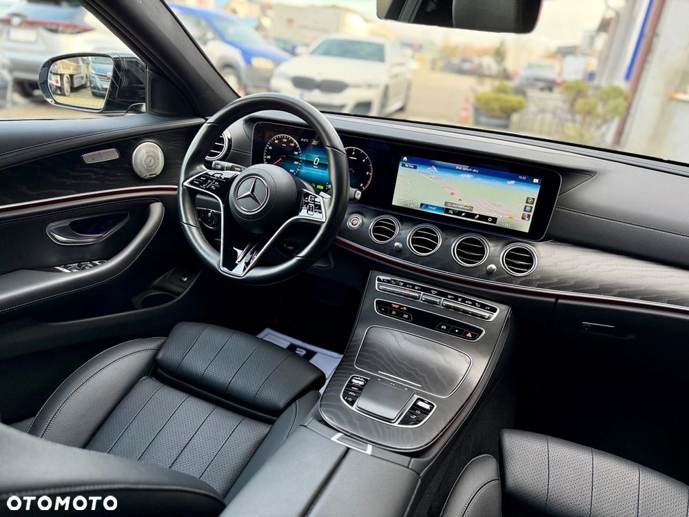 Mercedes-Benz Klasa E 220 d 4Matic 9G-TRONIC Exclusive - 17