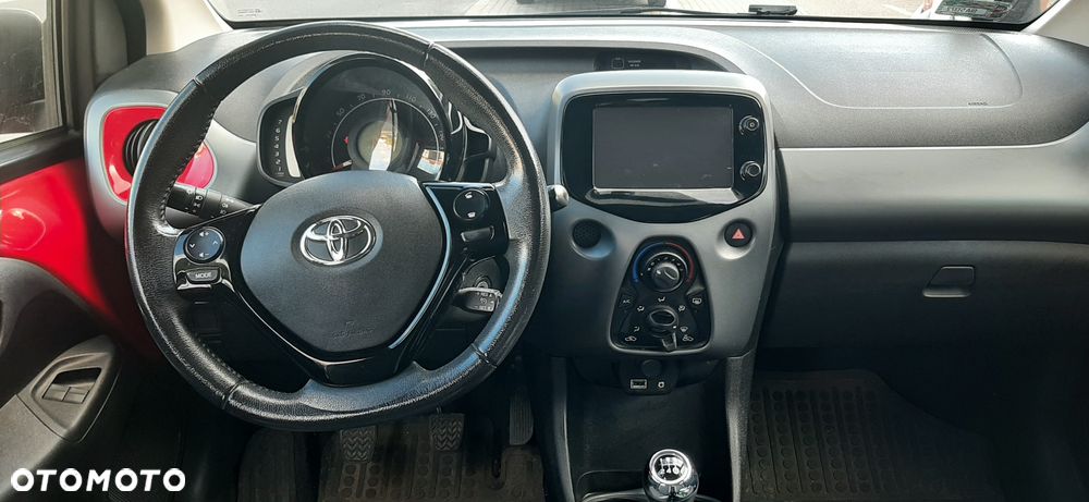 Toyota Aygo x-play - 5