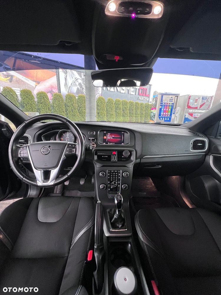 Volvo V40 D2 Drive-E R-Design Momentum - 10