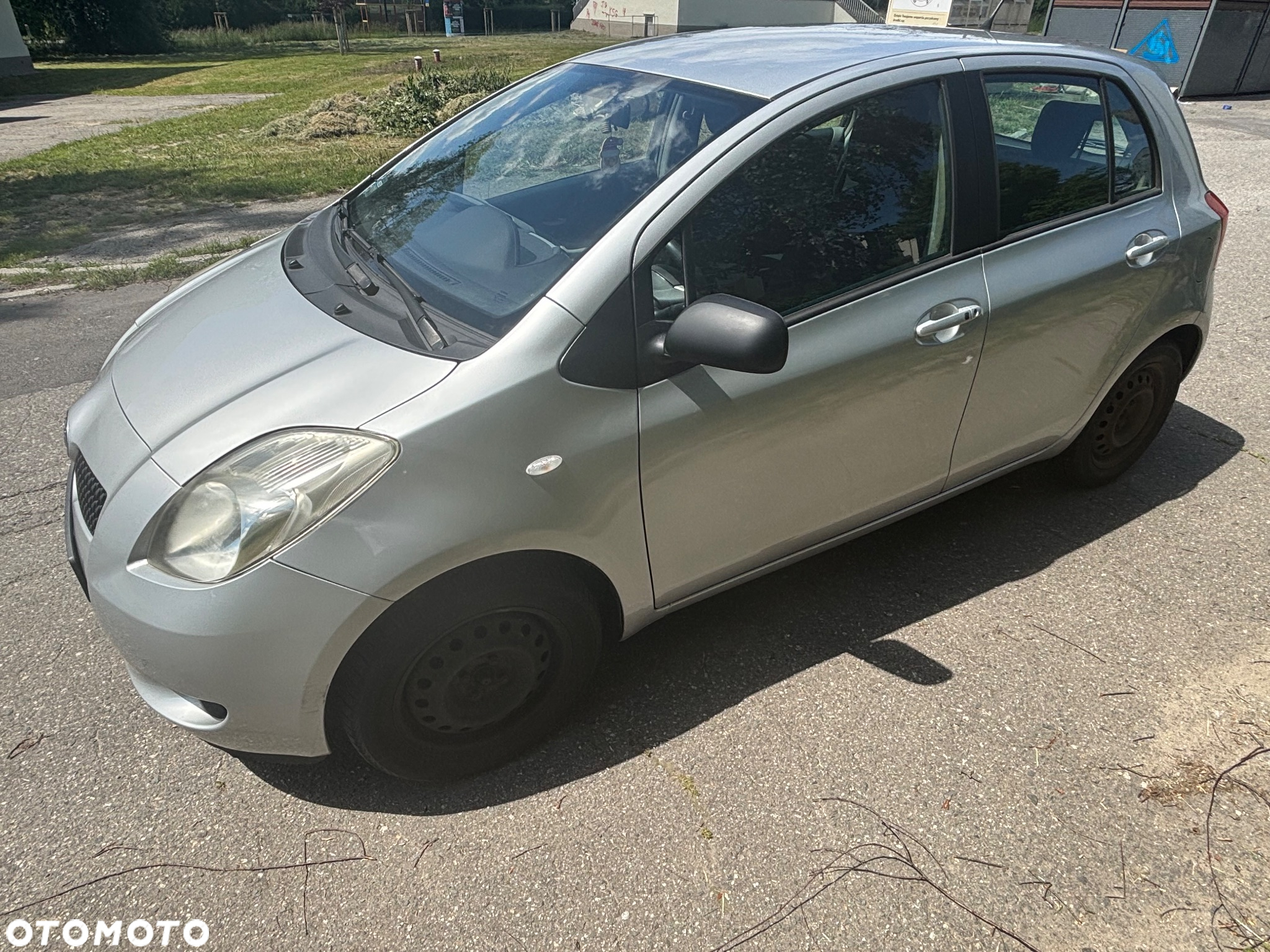 Toyota Yaris 1.3 - 7