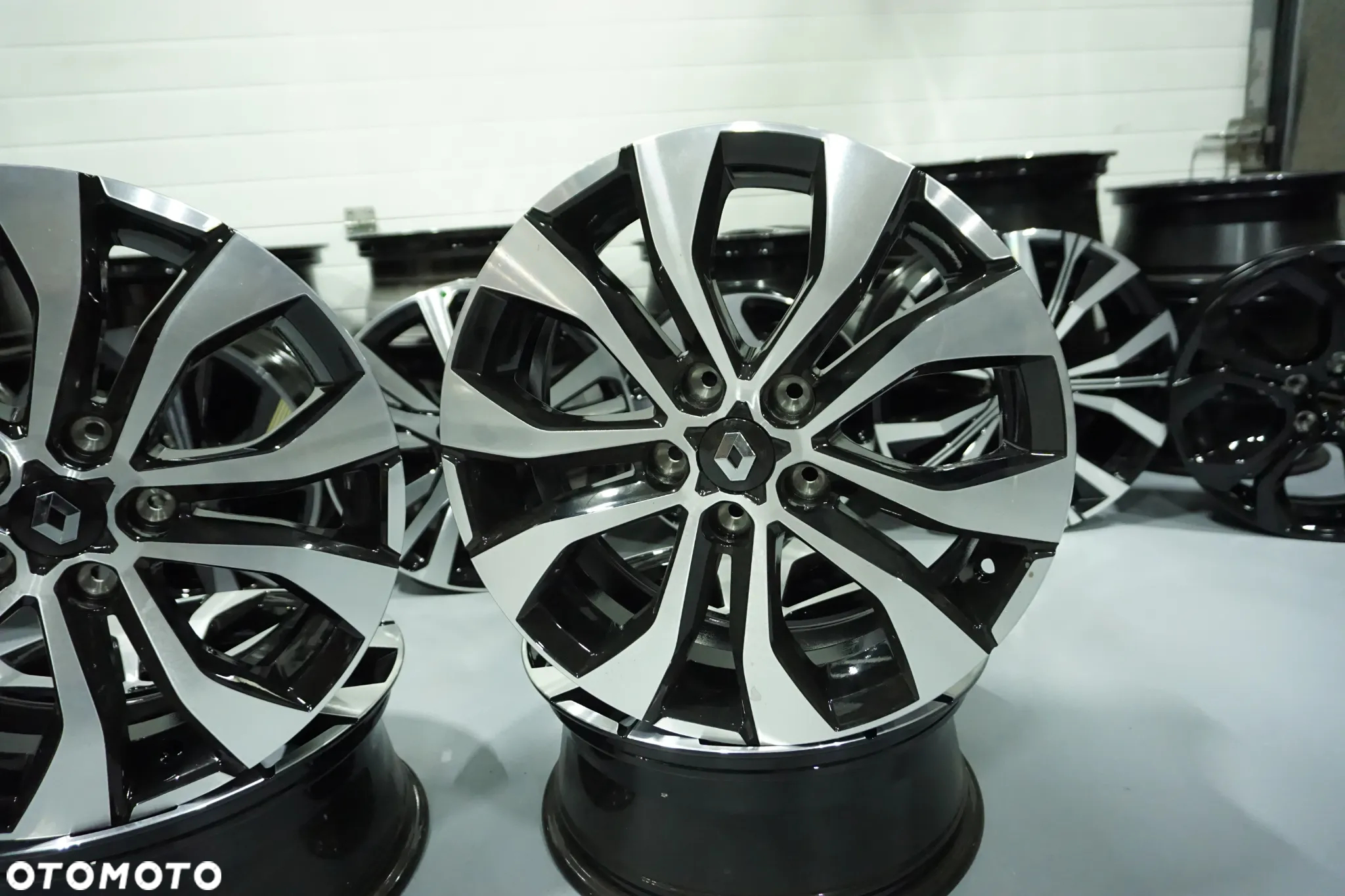 FELGI ALUMINIOWE 17 RENAULT SYMBIOZ ARCANA EXPRESS ZOE  CAPTUR II KADJAR KOLEOS MEGANE SCENIC TALISMAN ESPACE LAGUNA III FLUENCE KANGOO ORYGINAŁ - 9