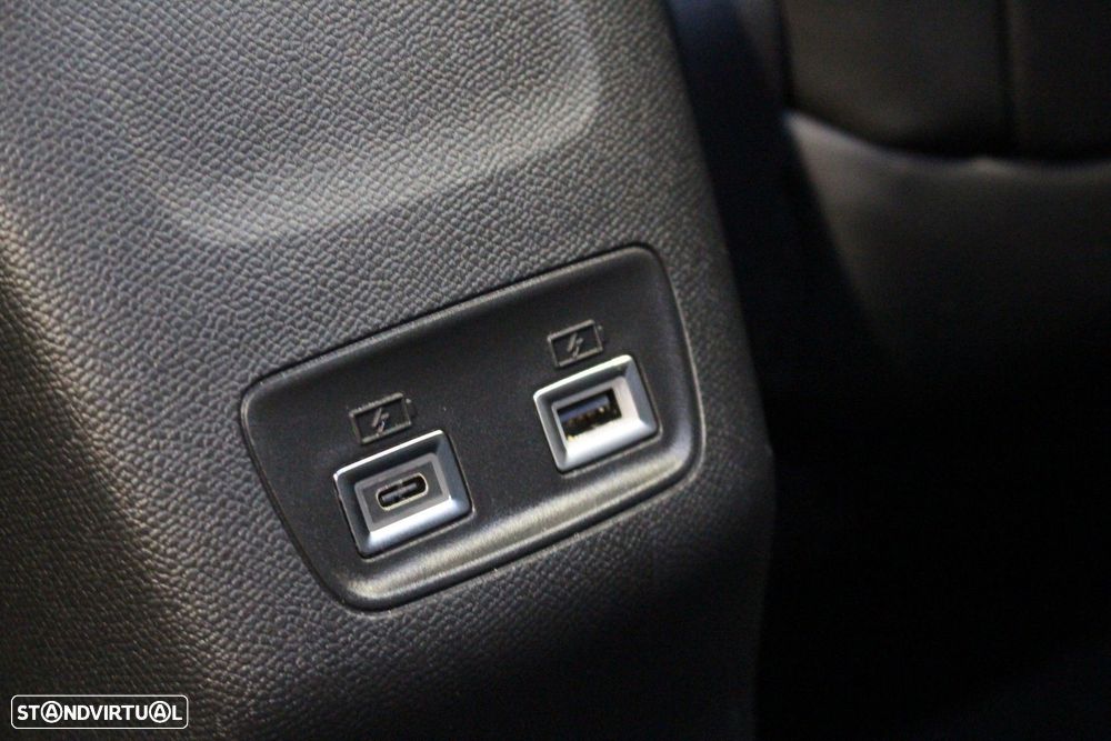 Peugeot e-2008 50 kWh GT - 36