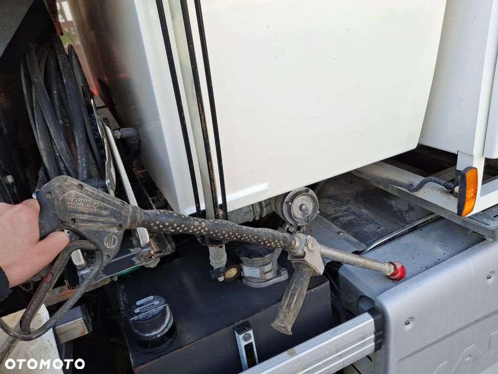 MAN TGS 18.320 Zamiatarka BUCHER OptiFant 8000 2 Silniki Euro 6 Karcher Listwy Wysokiego Ciśnienia Szczotki L/R EUnited PM10 Mycie Jezdni Ulicy Dodatkowy Zbiornik Wodny - 15