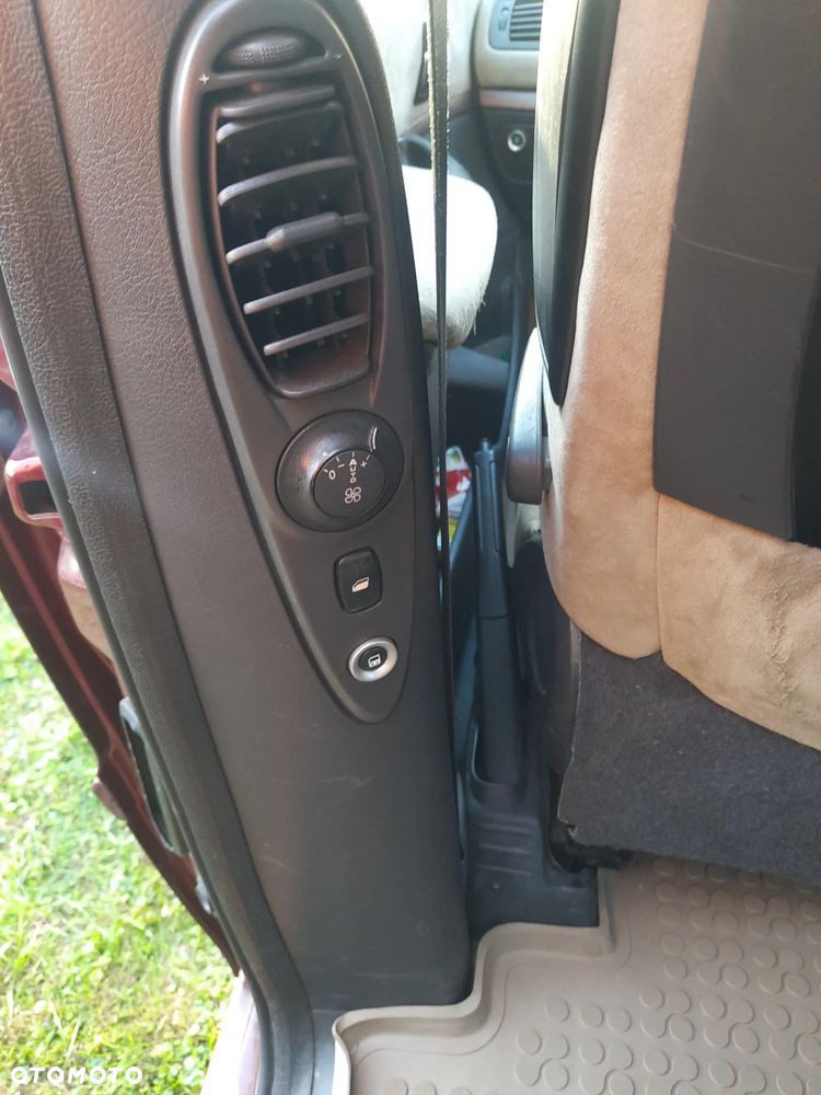 Lancia Phedra 2.2JTD 16V Emblema - 11