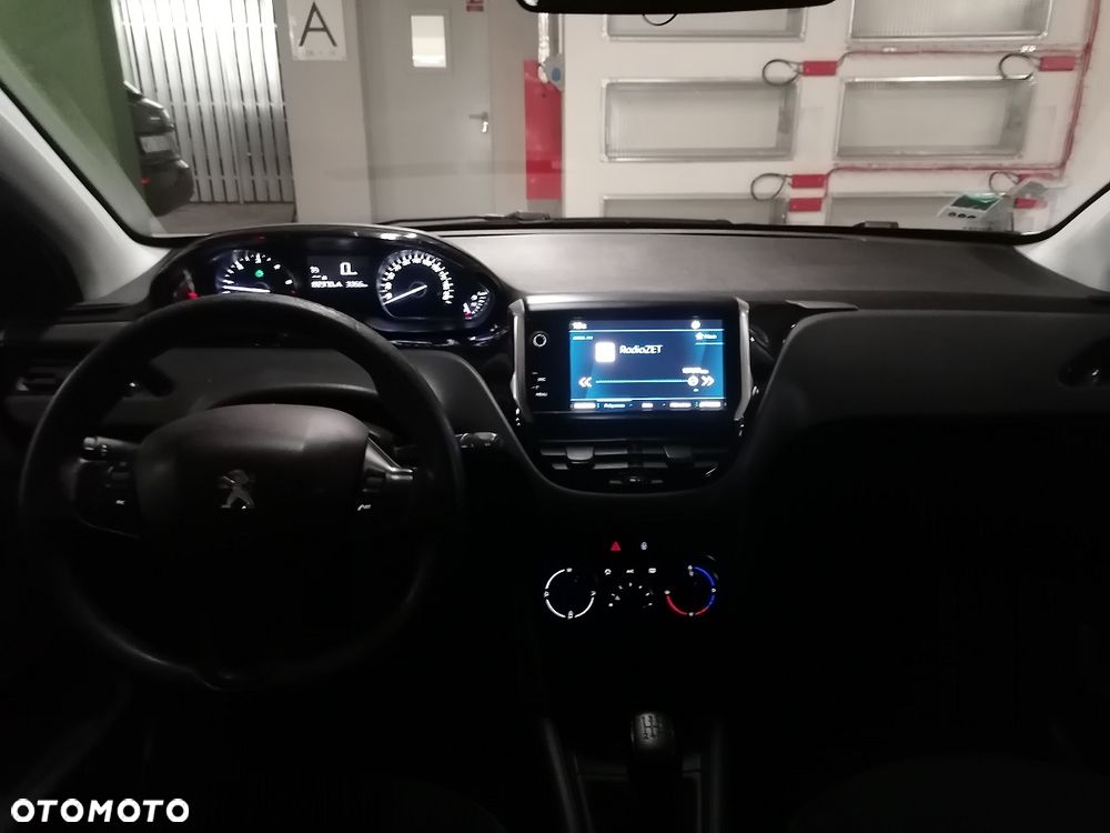 Peugeot 208 - 10