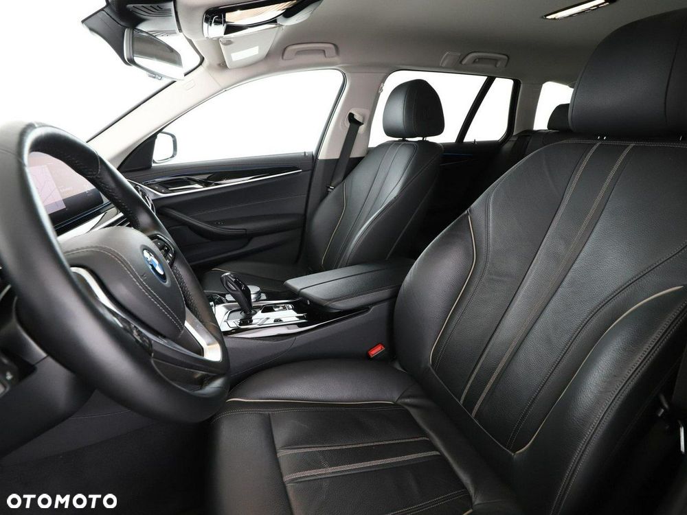 BMW Seria 5 520e Luxury Line - 15