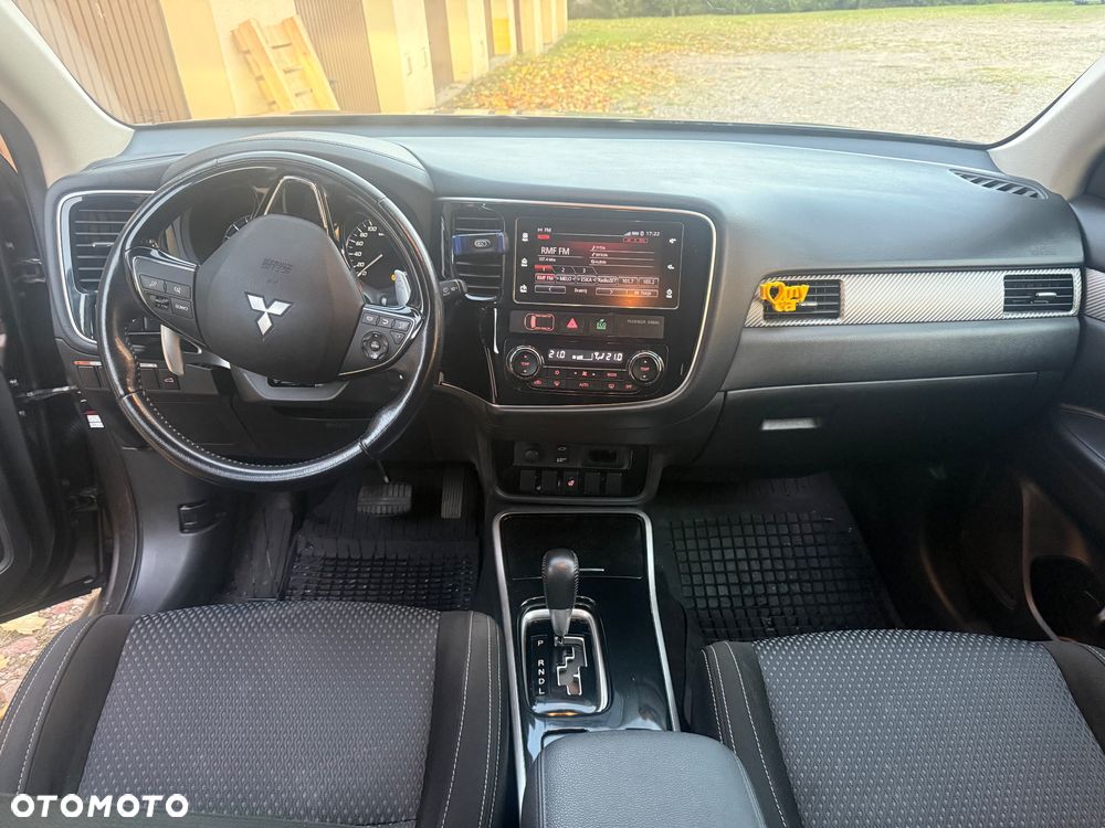 Mitsubishi Outlander 2.2 DID Instyle Navi 4WD - 9