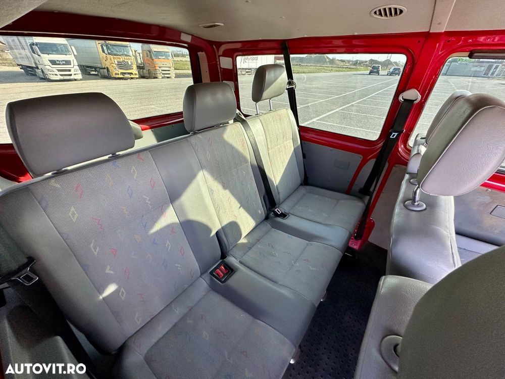 Volkswagen Transporter Caravelle Lang Trendline - 12