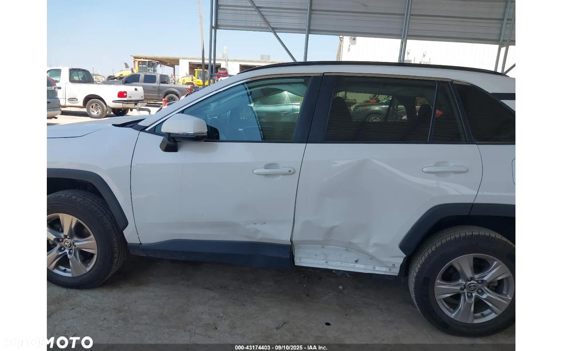 Toyota RAV4 - 8