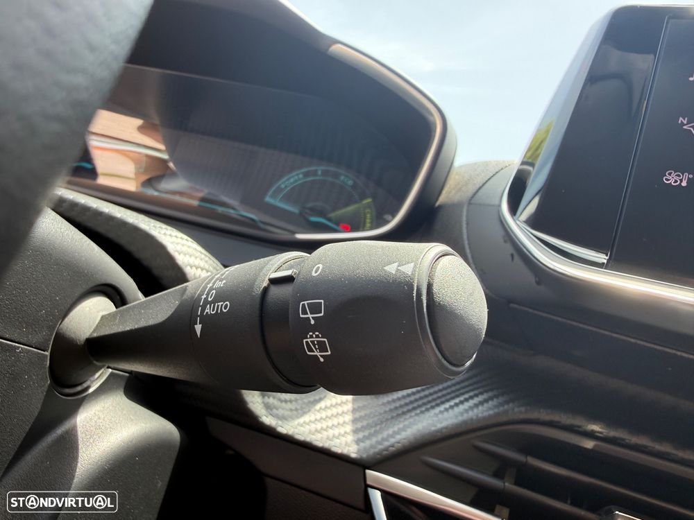 Peugeot e-208 Style - 22
