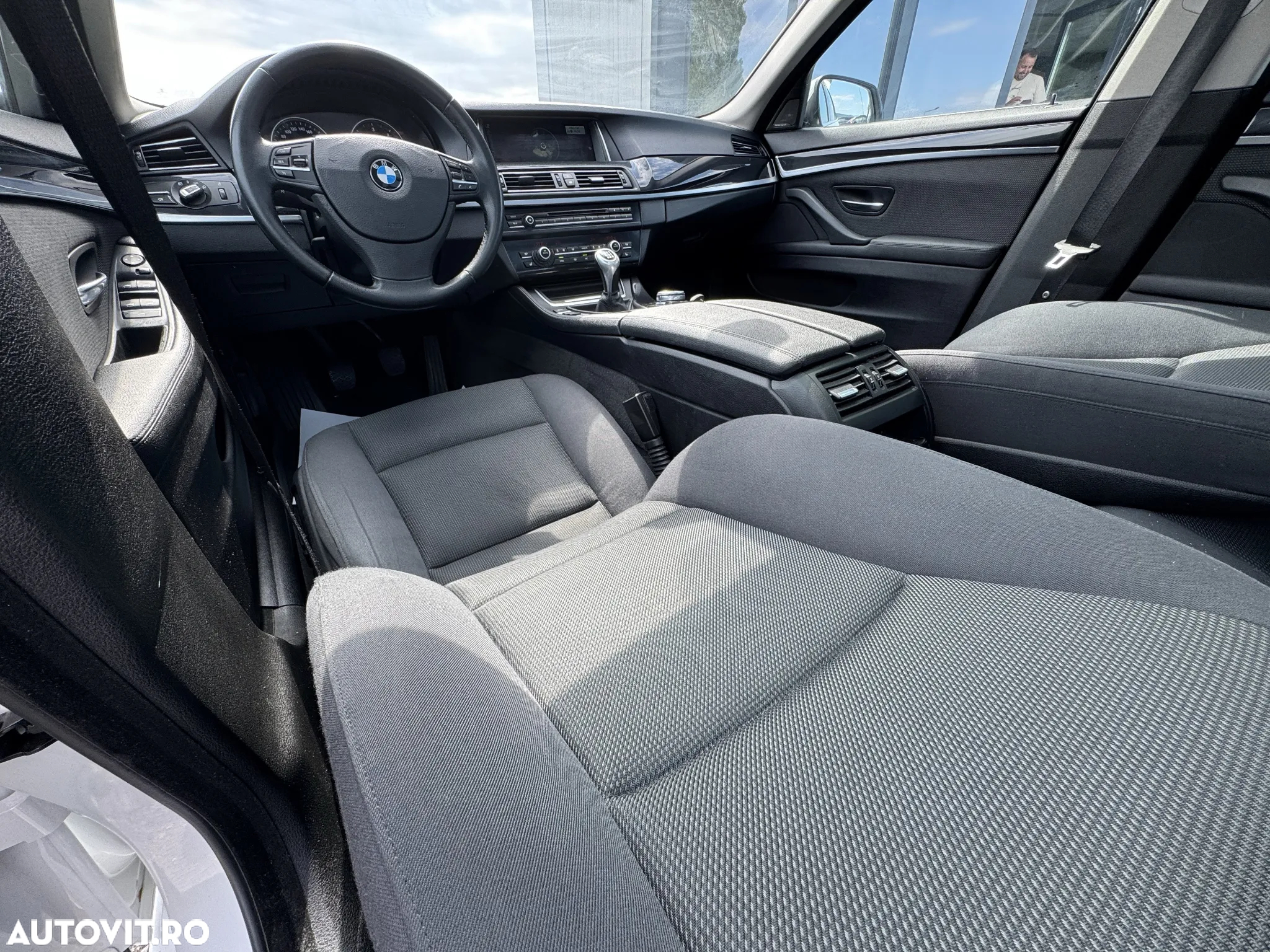 BMW Seria 5 520d - 27