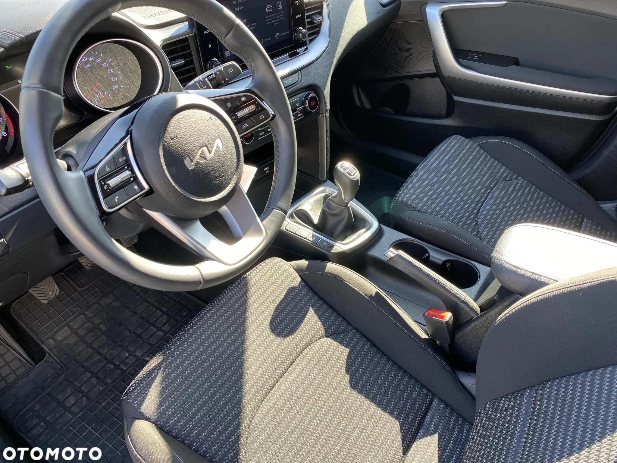 Kia Ceed 1.5 T-GDI M - 9