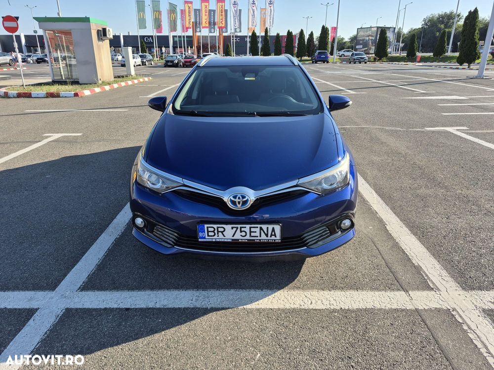Toyota Auris 1.8 L VVT-i HSD Luna - 3