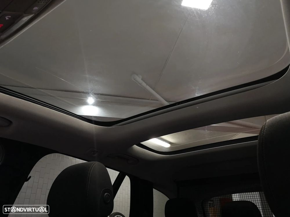 Mercedes-Benz E 220 CDi Avantgarde BE Auto. - 33