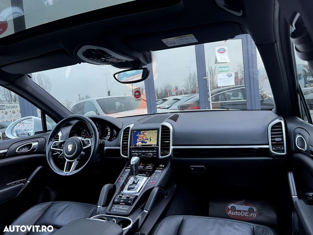 Porsche Cayenne - 6