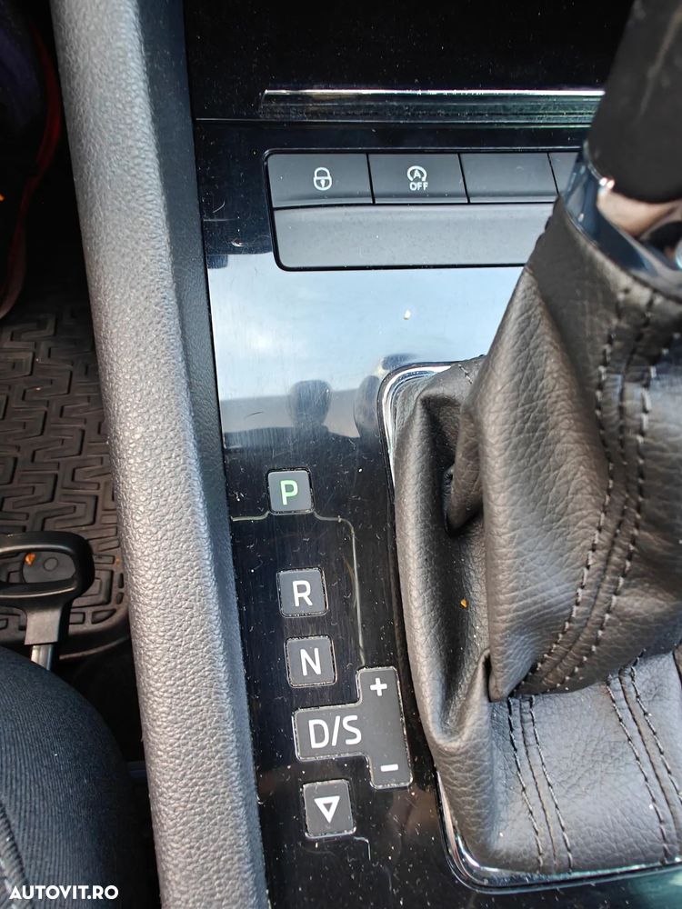 Skoda Octavia 2.0 TDI 4X4 DSG Style - 32