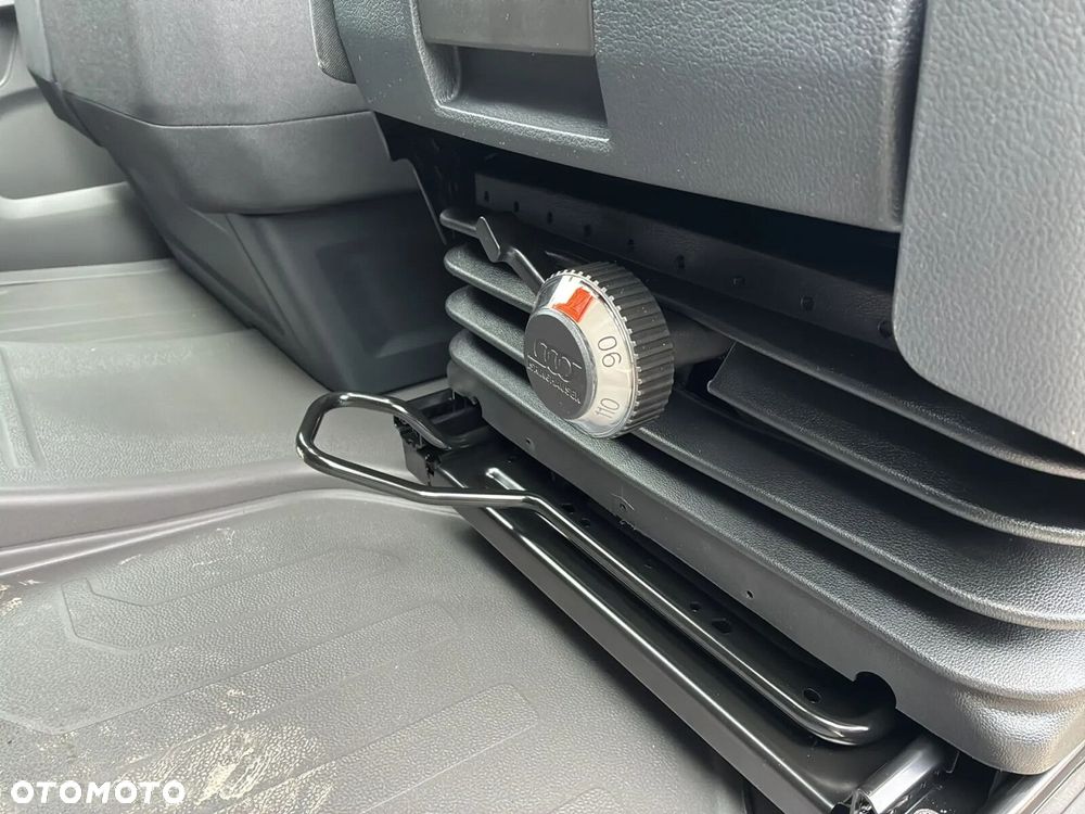 Volkswagen Crafter 35 Furgon L4H3, 2.0BiTDI 177KM, 4490mm, Wysoki dach - 39