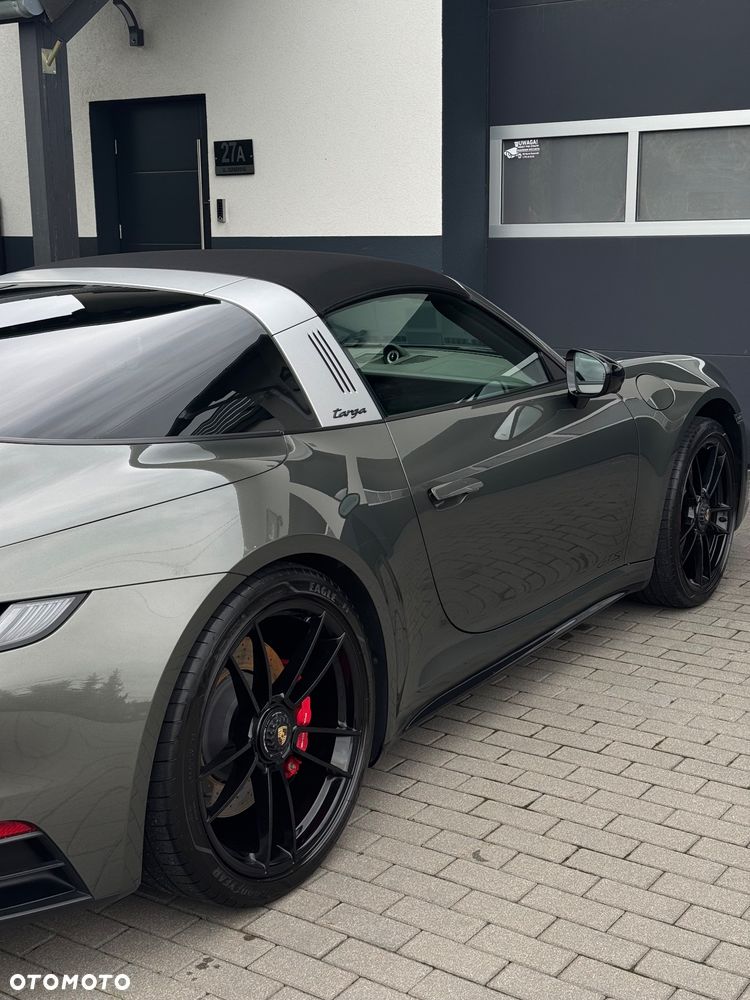 Porsche 911 Targa 4 GTS - 13