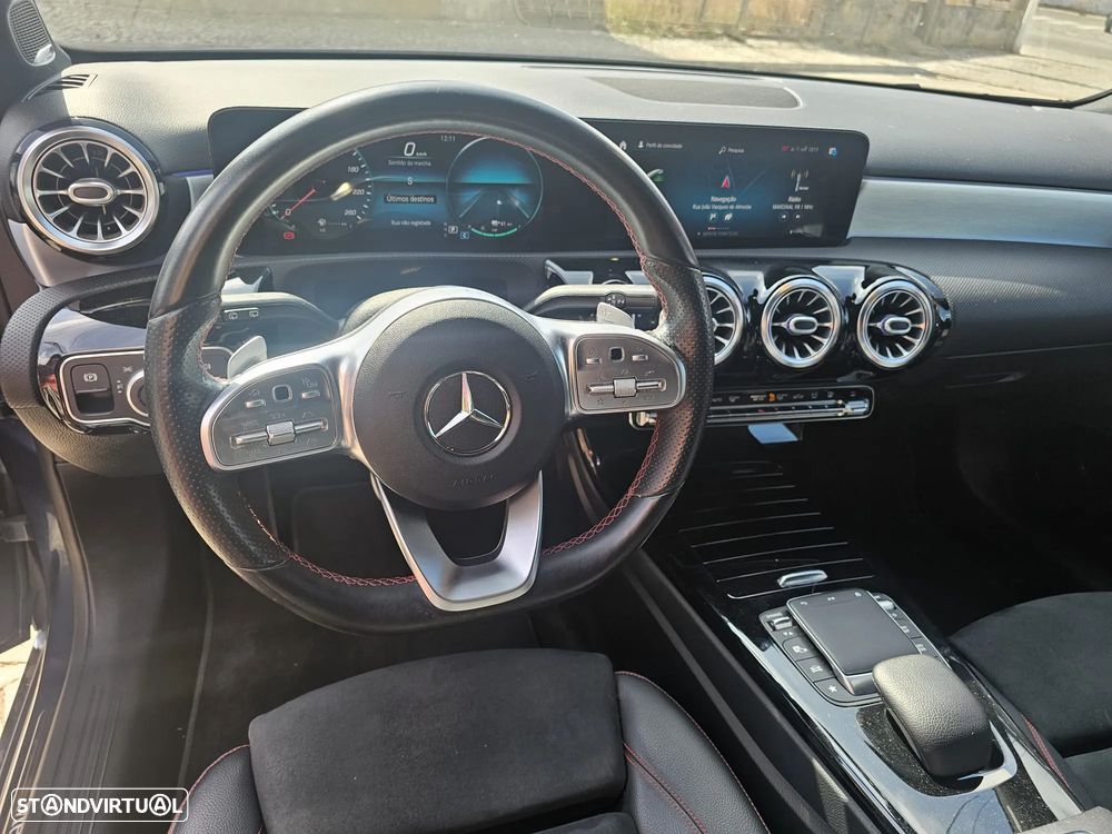 Mercedes-Benz A 250 e AMG Line - 9