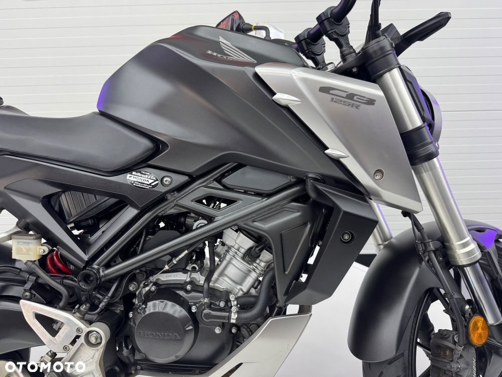 Honda CB - 12