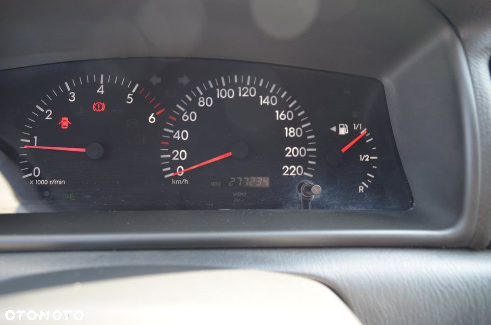 Toyota Corolla 2.0 D-4D Terra - 24