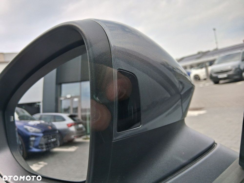 Volkswagen Passat - 11