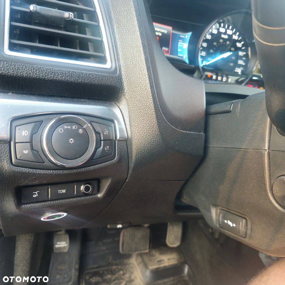 Ford Explorer - 28