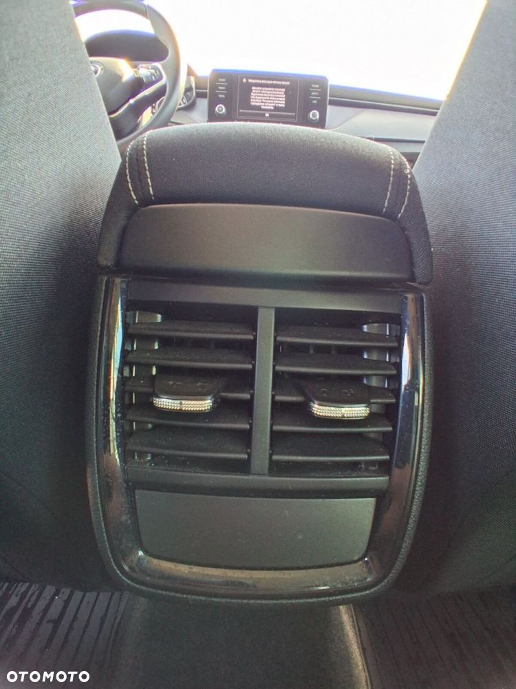 Skoda Kamiq 1.0 TSI Ambition DSG - 29
