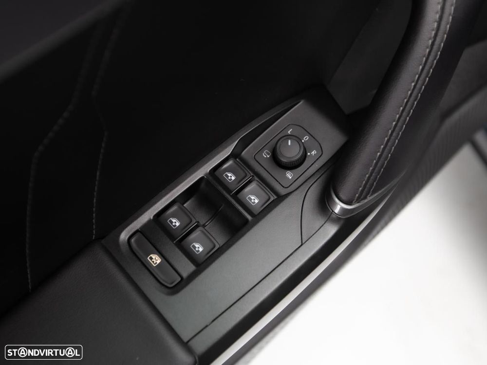 Cupra Formentor 1.4 e-Hybrid Base DSG - 13