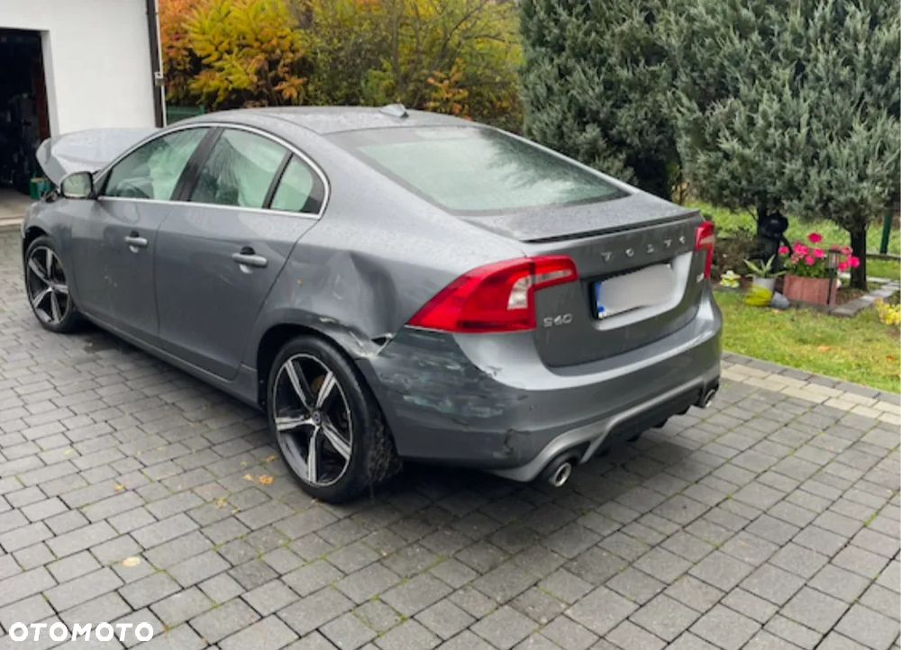 Volvo S60 D4 Drive-E R-Design Momentum - 2