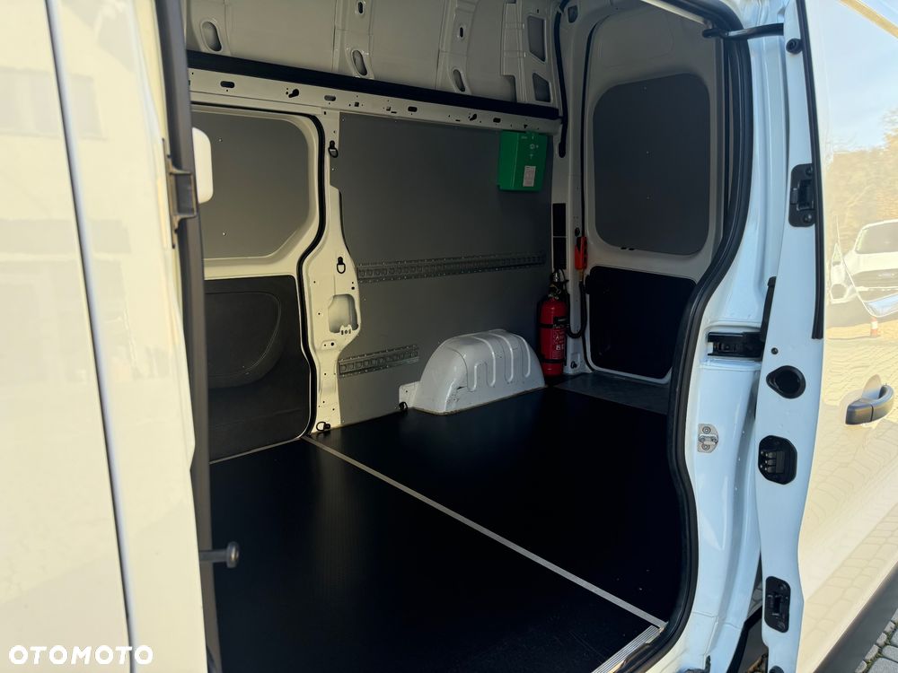 Renault Trafic - 11