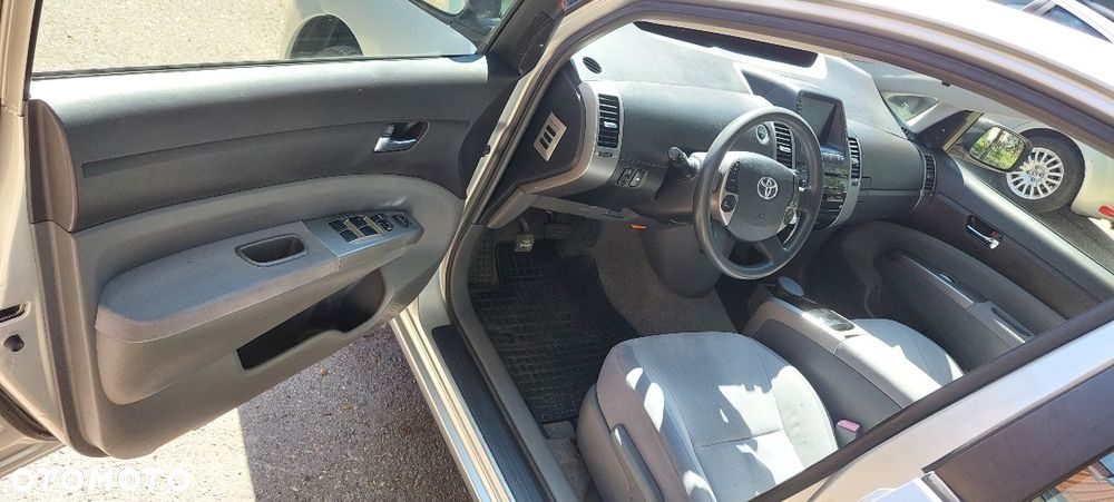 Toyota Prius - 7