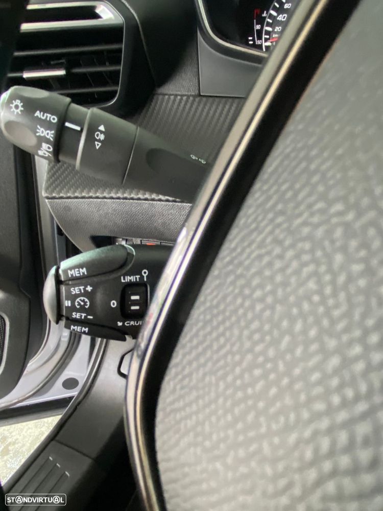 Peugeot 2008 PureTech 100 Active - 16