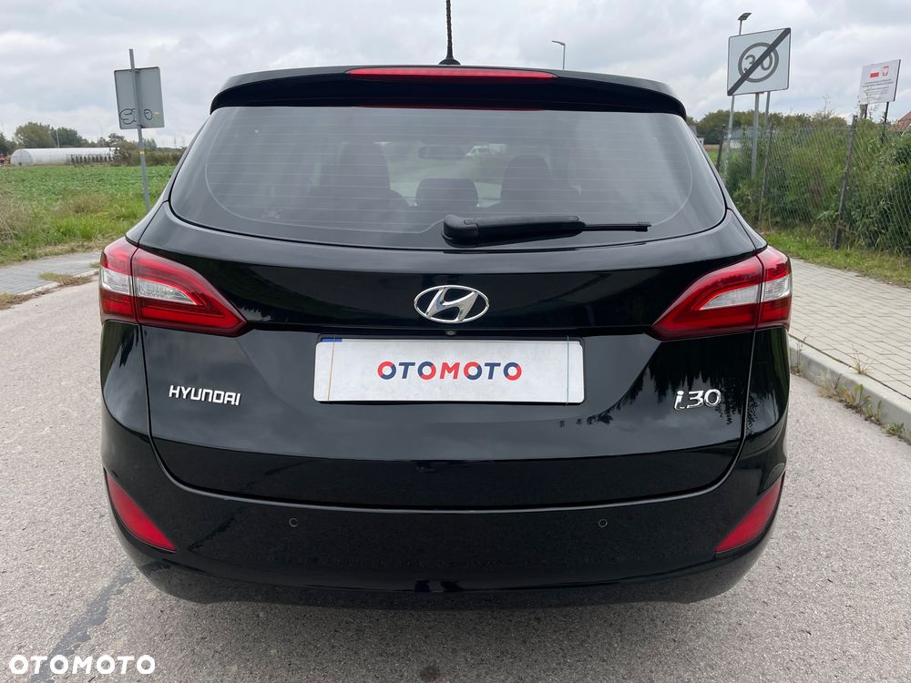 Hyundai i30 Kombi 1.6 CRDI Style - 27