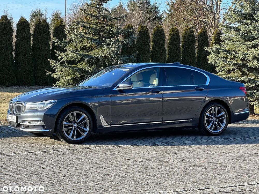 BMW Seria 7 750i xDrive - 4