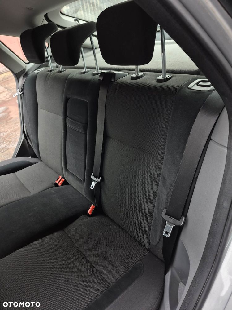 Ford Focus 1.6 Ti-VCT Ghia - 11