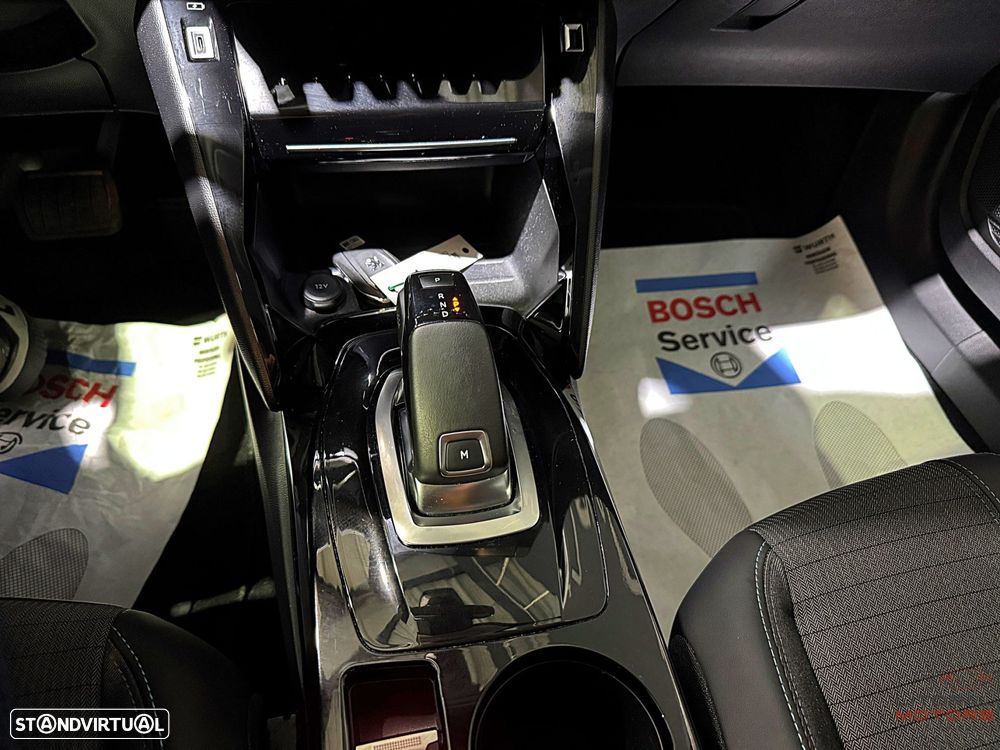 Peugeot 2008 1.2 PureTech Allure EAT8 - 28