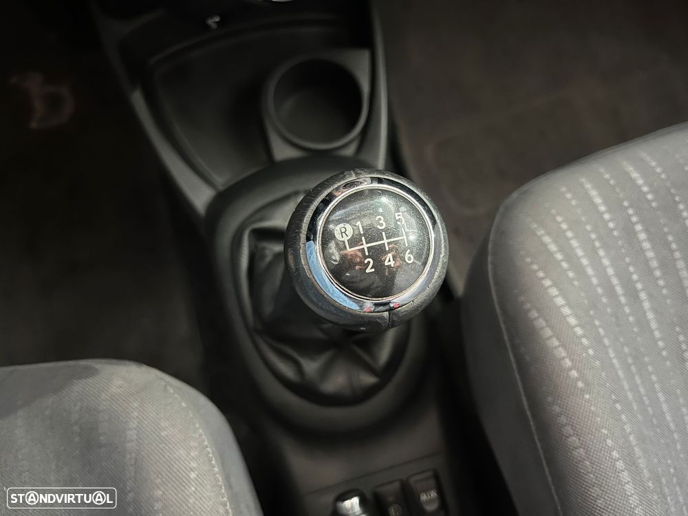 Toyota Yaris 1.4 D-4D AC - 14